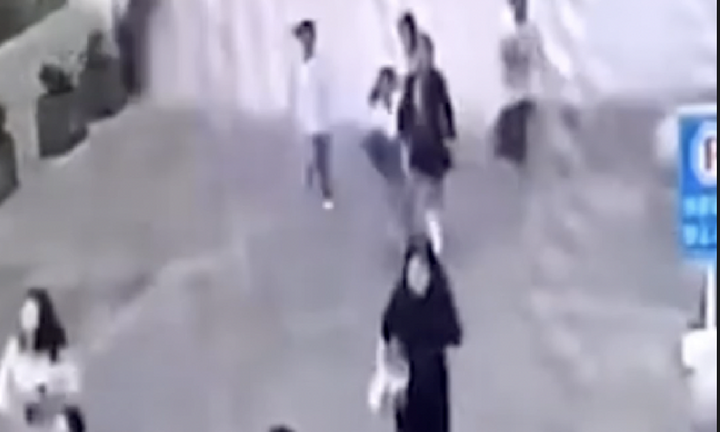 Động đất ở Myanmar: Bể bơi vô cực tràn nước như thác đổ, cuốn trôi nhiều người