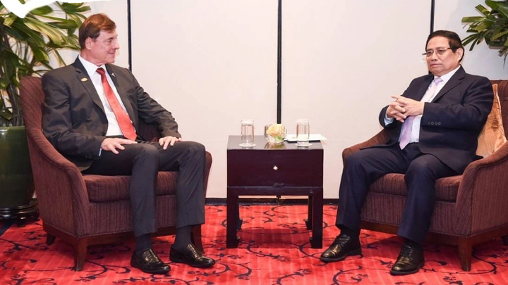 Thủ tướng đề nghị Tập đoàn Embraer hợp tác phát triển công nghiệp hàng không