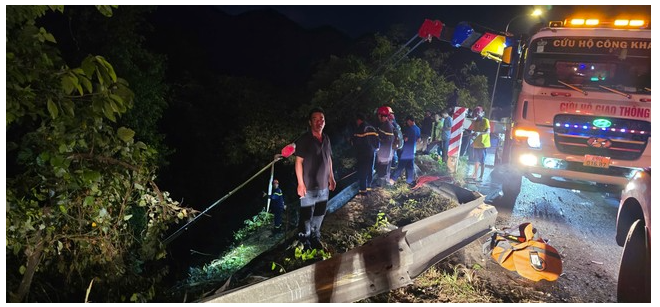 Tạm giữ hình sự tài xế xe khách chở 36 người lao xuống vực ở Lâm Đồng