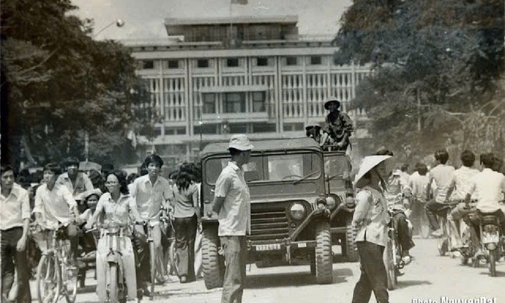 Những khoảnh khắc khó quên của đường phố Sài Gòn ngày 30/4/1975
