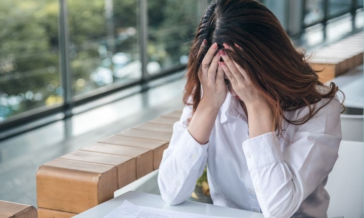 Ốm lay lắt vì làm việc 'bán mạng'