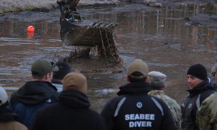 Xe bọc thép chìm trong đầm lầy, ba lính Mỹ thiệt mạng