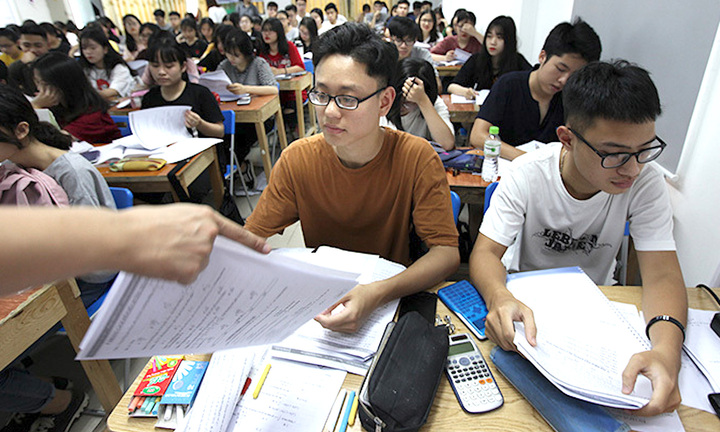 Vẫn còn địa phương lúng túng, chưa cấm giáo viên dạy thêm