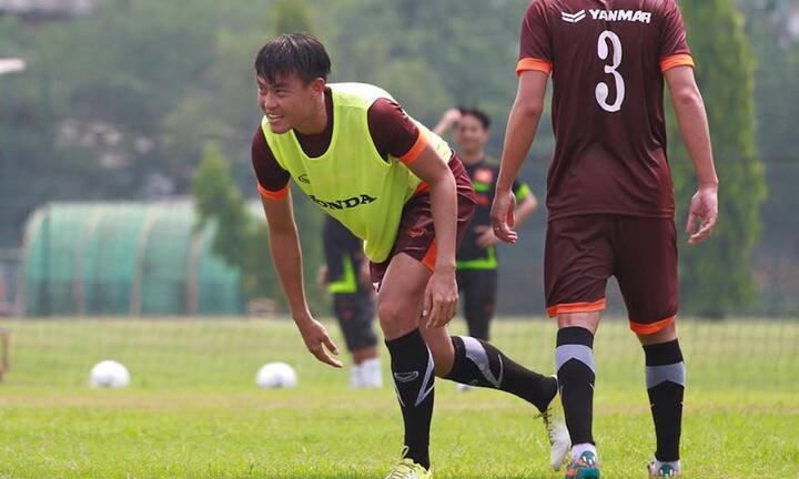 Giải nghệ 1 năm, cựu tuyển thủ U23 Việt Nam tái xuất sân cỏ