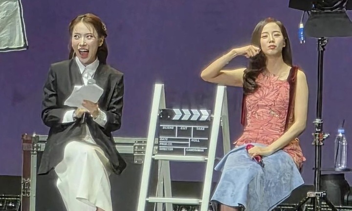 Nữ MC VTV nhận 'gạch đá' khi dẫn chương trình họp fan Jisoo BlackPink