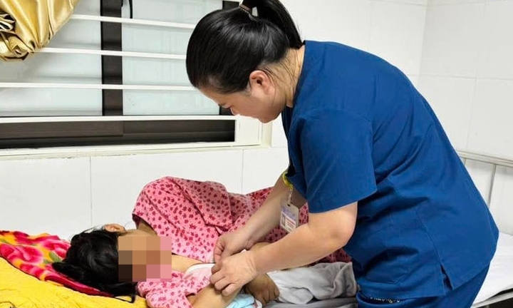 Đẻ rơi trên đường đi xin việc