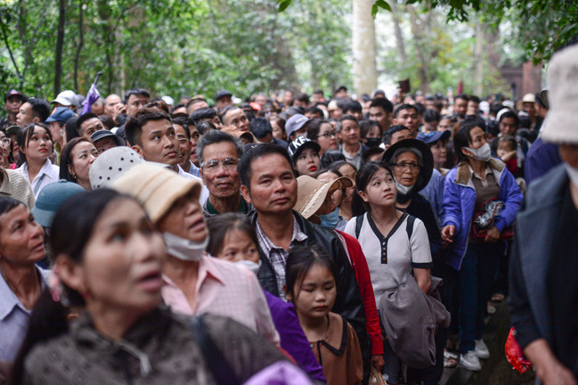Vạn người hành hương về Đền Hùng trước ngày khai hội 