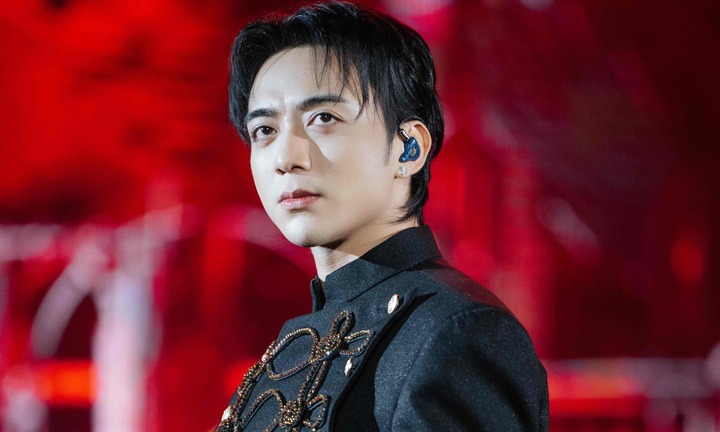Soobin announces his first concert in over 10 years of singing.