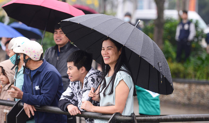 Dự báo thời tiết ngày Giỗ tổ Hùng Vương: Miền Bắc mưa dông, miền Nam nắng nóng