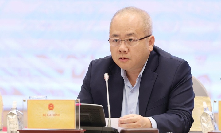 Thứ trưởng Tài chính: Nhà đầu tư phản ứng thái quá trên thị trường chứng khoán