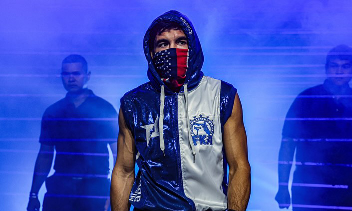 'Ninja Mỹ' mê Lý Tiểu Long tung mưa đòn đánh gục cựu vô địch muay Thái