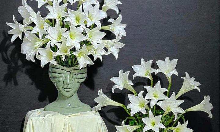 Vì sao nên loại bỏ nhụy hoa loa kèn khi cắm trong nhà?