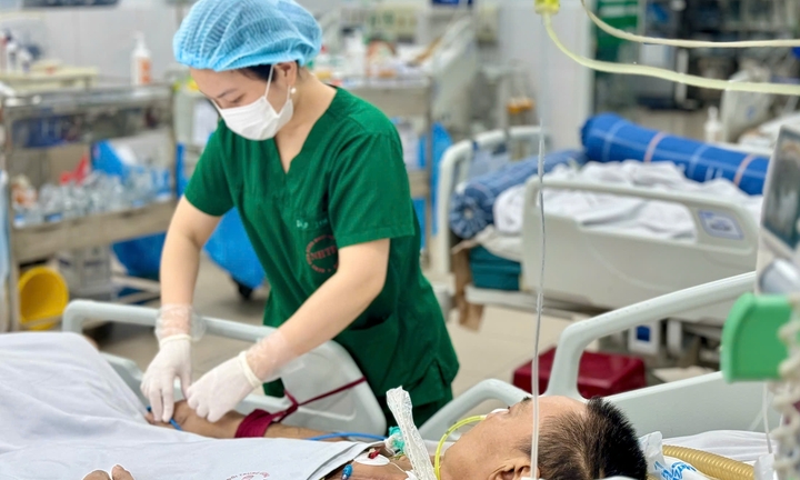 Đề xuất tăng gấp 3 lần phụ cấp mổ, tiền trực cho nhân viên y tế