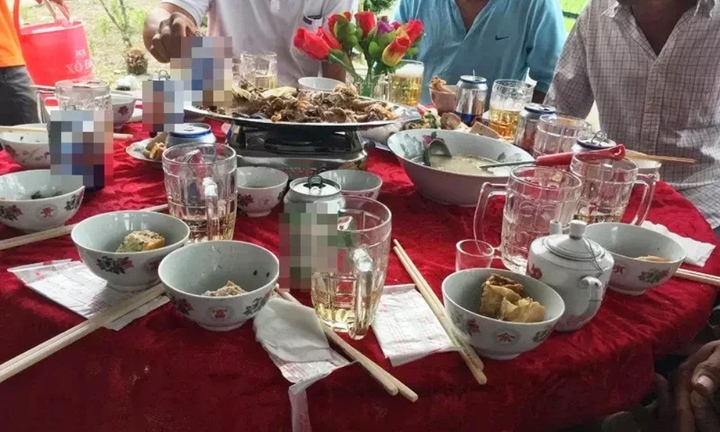 Gần 60 người phải nhập viện sau khi ăn cỗ đám cưới