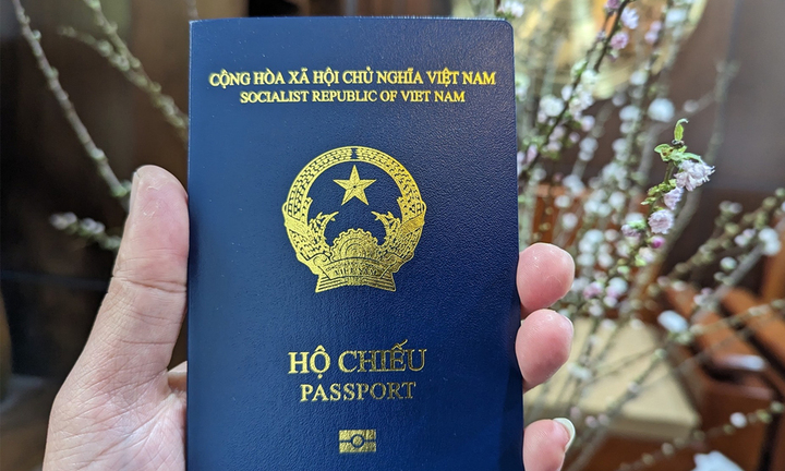 Ngân hàng ngừng giao dịch bằng hộ chiếu từ 1/1/2026, khách cần làm gì?