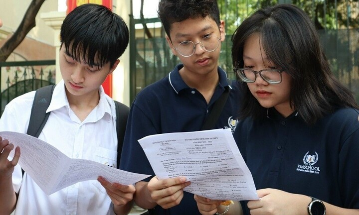 Bộ GD&ĐT 'tuýt còi' các trường đại học tuyển sinh bằng tổ hợp lạ