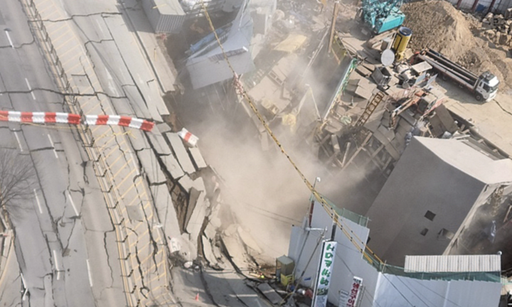 Sập công trình tàu điện ngầm ở Hàn Quốc, 2 người thương vong