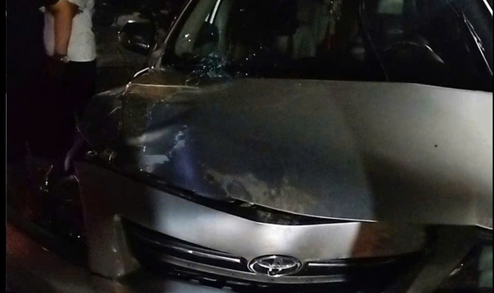 Đi bộ qua quốc lộ, người phụ nữ bị ô tô tông tử vong