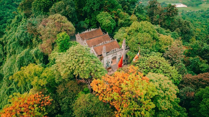 Ngọn núi nào được vua Hùng chọn làm nơi đóng đô?