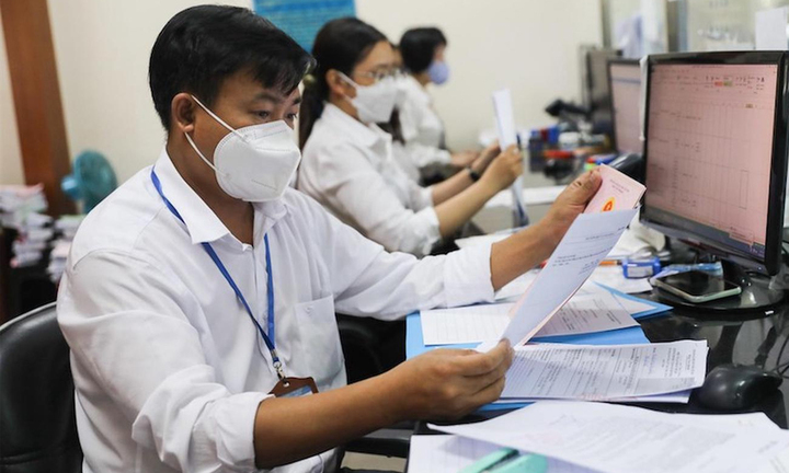 Bộ Nội vụ đề xuất bổ sung hình thức kỷ luật giảm lương với cán bộ, công chức