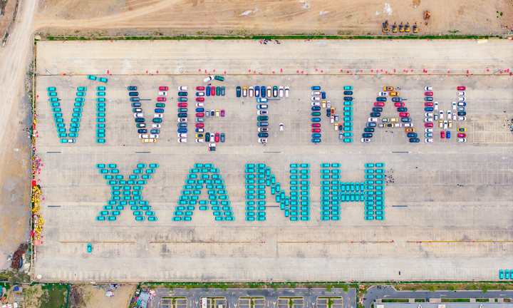 Kỳ tích xanh: 400 xe điện VinFast hợp lực vẽ khát vọng ‘Vì Việt Nam Xanh’