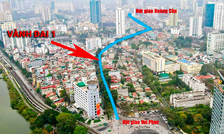 Hà Nội chặt hạ, di chuyển gần 100 cây xanh làm đường 'đắt nhất hành tinh'