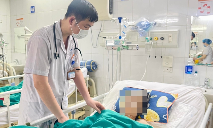 Trên đường đưa về nhà lo hậu sự, cụ bà hồi sinh kỳ diệu