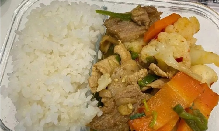 Mang cơm đi làm, hãy tránh 4 loại thực phẩm để qua đêm này