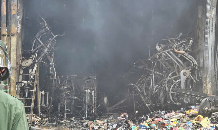 Cháy chợ An Lỗ ở TP Huế gây thiệt hại hơn 3 tỷ đồng