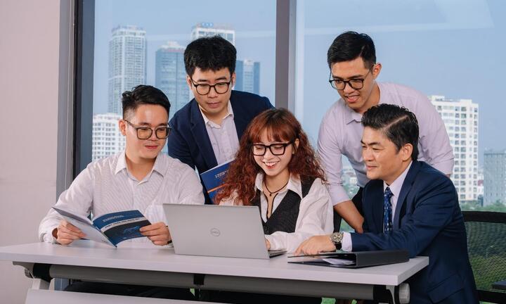 AI lên ngôi - người lao động cần làm gì để không bị thay thế?