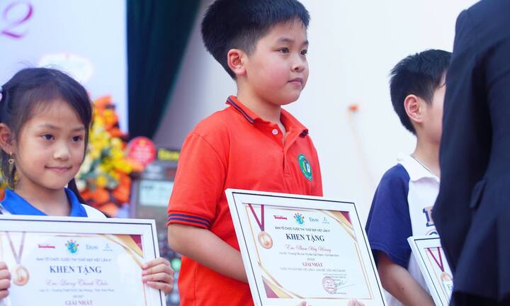 Hơn 500 học sinh cả nước tranh tài viết chữ đẹp