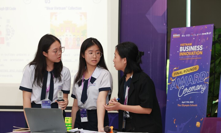 Giải bài toán kinh doanh sữa đầy sáng tạo, 3 nữ sinh giành học bổng tiền tỷ