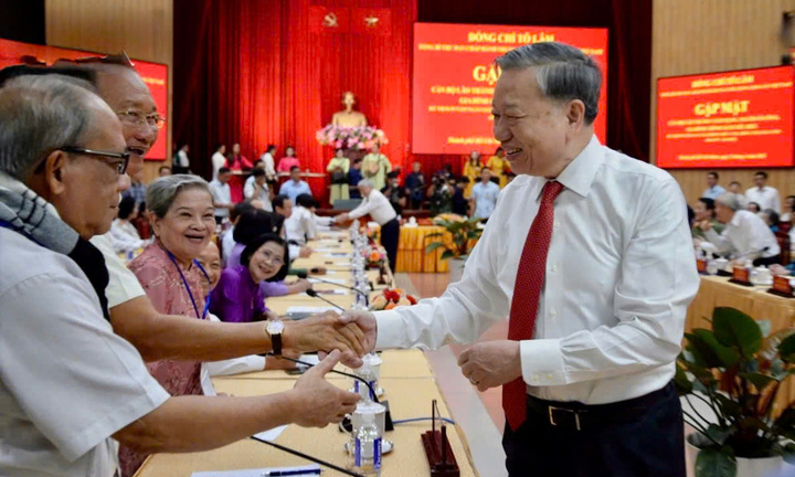 Tổng Bí thư gặp mặt cán bộ lão thành cách mạng, người có công khu vực miền Nam