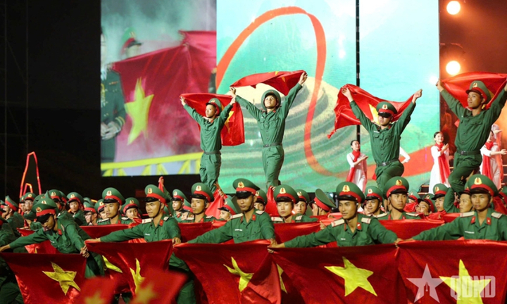 Khán giả vỡ òa trong 'Hẹn ước Bắc - Nam': Lời hẹn viết bằng máu và nước mắt