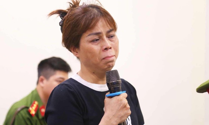 Nước mắt người mẹ tại phiên xét xử nhóm ‘quái xế’ tông chết cô gái dừng đèn đỏ