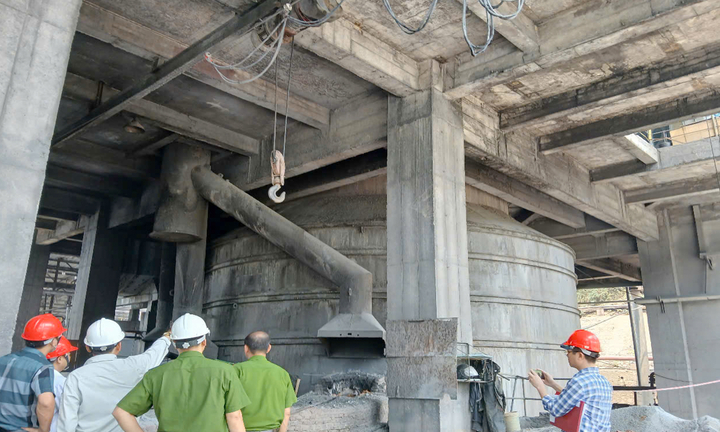 Nổ bể tôi xỉ ở Lào Cai, 2 công nhân bị bỏng