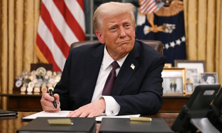 100 ngày hỗn loạn của ông Trump