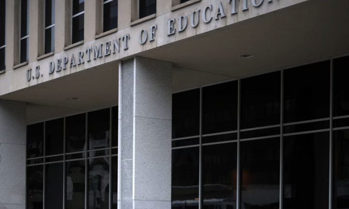 Chính quyền Trump thu 5 triệu khoản nợ sinh viên