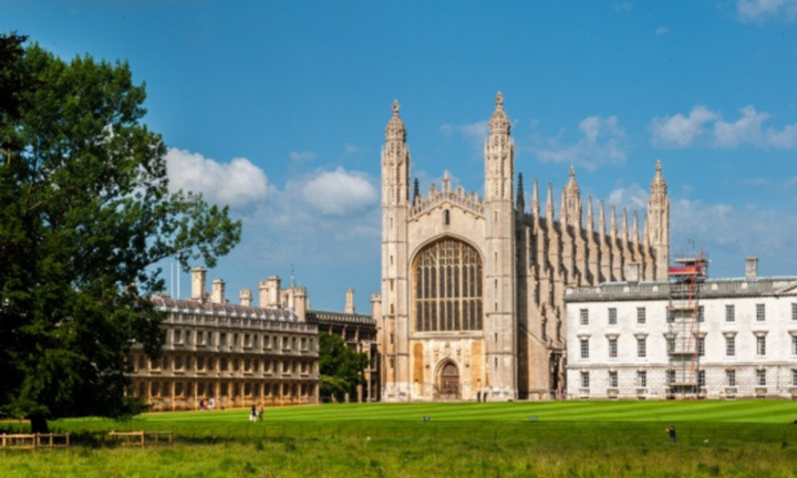 Lương khởi điểm 6 tỷ/năm, sinh viên ngành 'hot' chấp nhận làm việc 13 giờ/ngày 