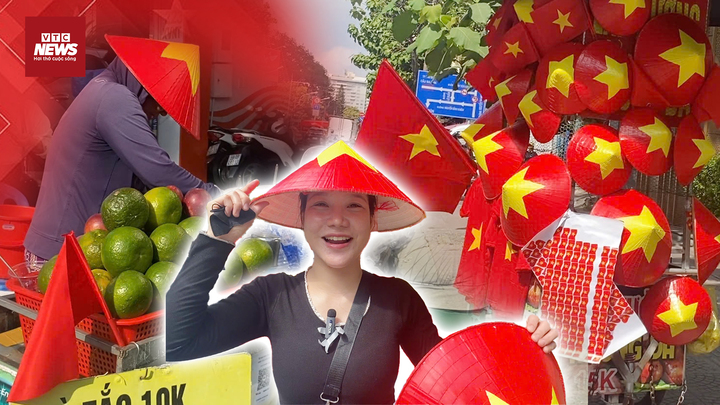 Những gánh hàng rong rợp cờ đỏ sao vàng ở TP.HCM mừng đại lễ 30/4