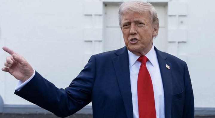 Ông Trump chi tiền túi dựng cột cờ cao 30m ở Nhà Trắng