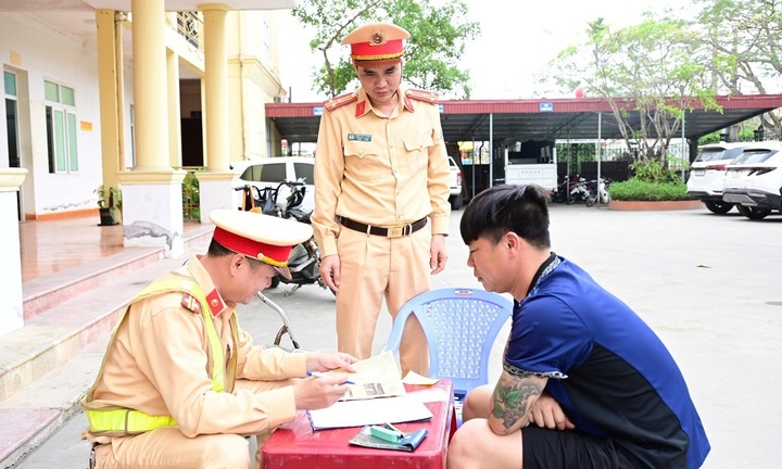 Đi vào đường cấm ở Hải Phòng, 54 tài xế xe tải bị phạt 270 triệu đồng