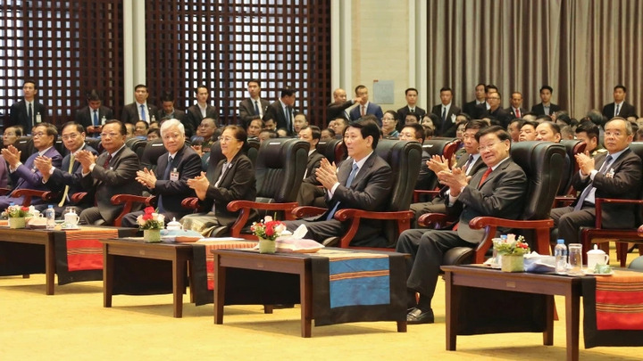 Chủ tịch nước dự Giao lưu hữu nghị Việt-Lào 'Tình sâu hơn nước Hồng Hà-Cửu Long'