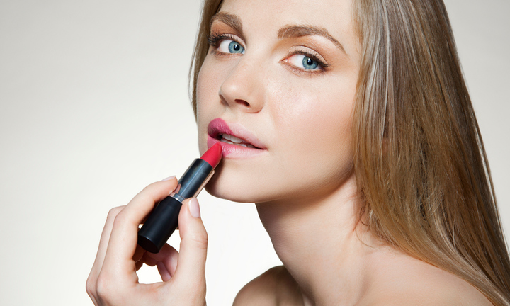Môi mỏng nên đánh son màu gì?