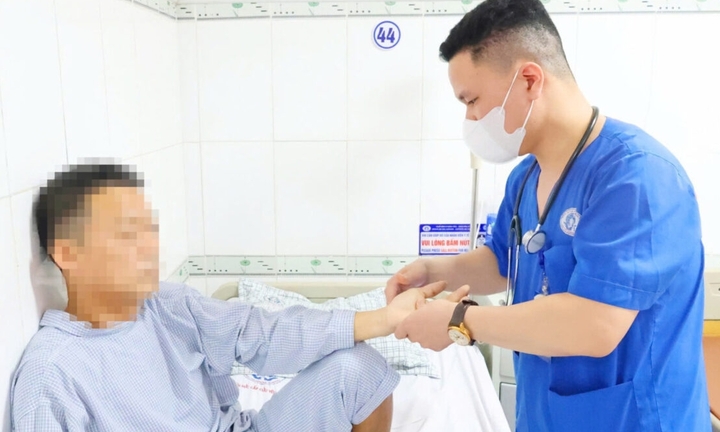 Ba ngày giành giật sự sống cho người đàn ông ngộ độc Methanol