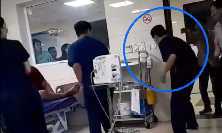 Bác sĩ cấp cứu thành công dù bị người nhà bệnh nhân gào chửi, đấm đạp