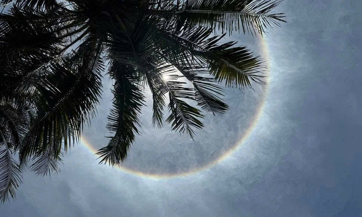 Hào quang mặt trời xuất hiện giữa trưa ở Phú Yên, Khánh Hoà