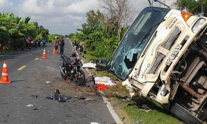 Tạm giữ hình sự tài xế xe tải gây tai nạn làm 4 người chết ở Long An