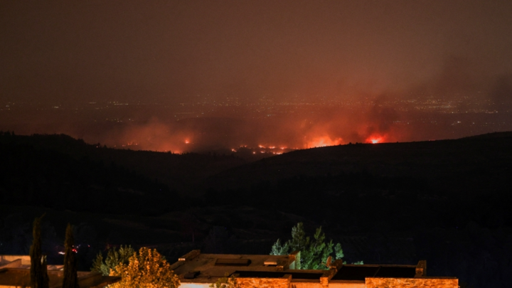 Cháy rừng dữ dội tại Israel, nhiều nước cử máy bay cứu hỏa tới hỗ trợ