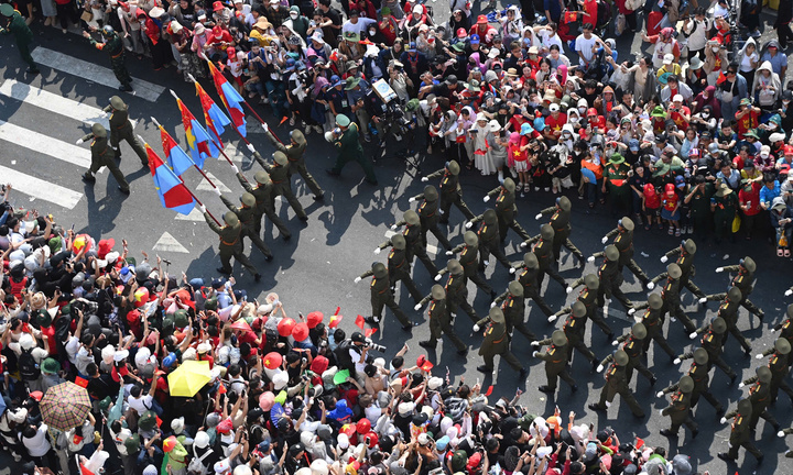 Trực tiếp: Lễ diễu binh ngày 30/4 mừng 50 năm Giải phóng miền Nam, thống nhất đất nước